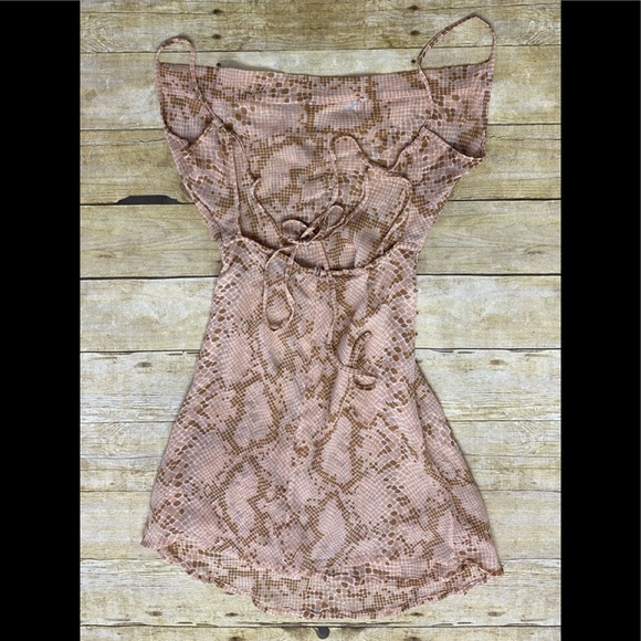 NWOT Isabelle Quinn DUKE MINI DRESS SNAKE SKIN - Picture 7 of 7